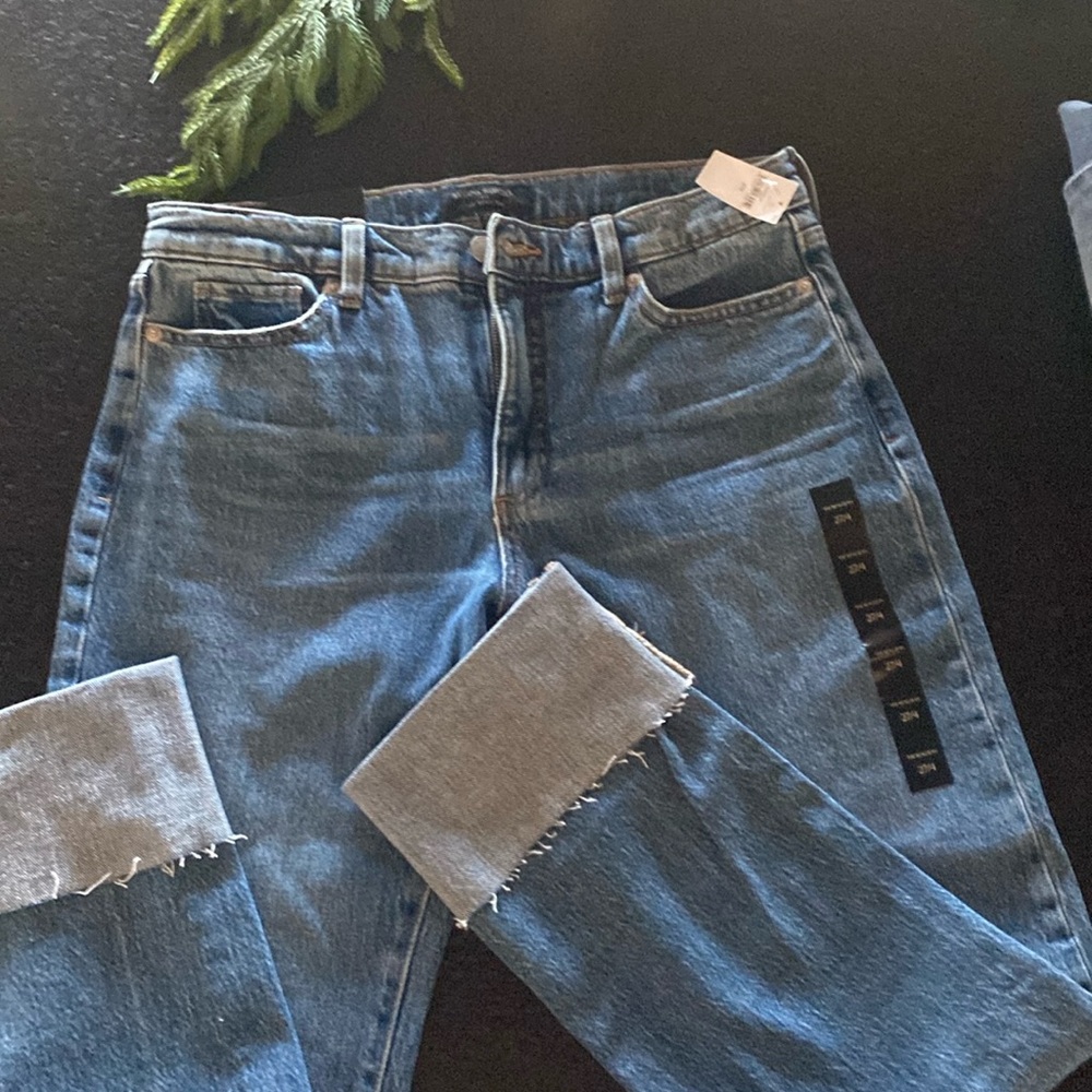 NWT Banana Republic The Beau Jean, mid rise, easy through the hip and thigh